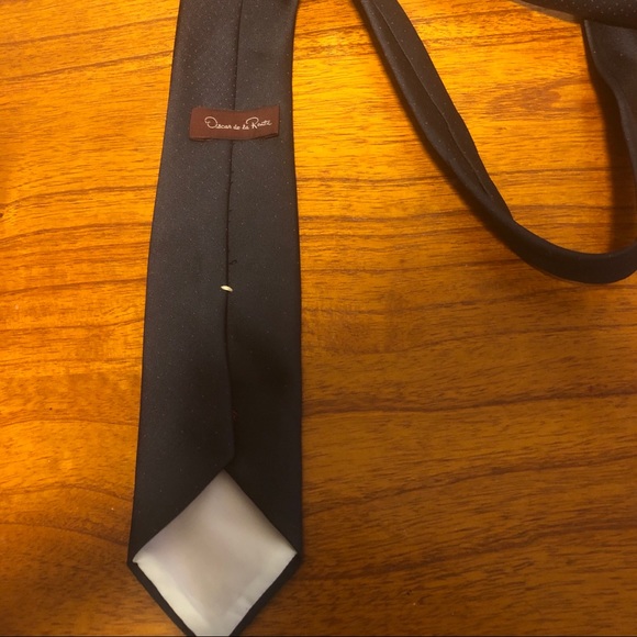 Oscar de la Renta Satin Tie - Picture 5 of 5